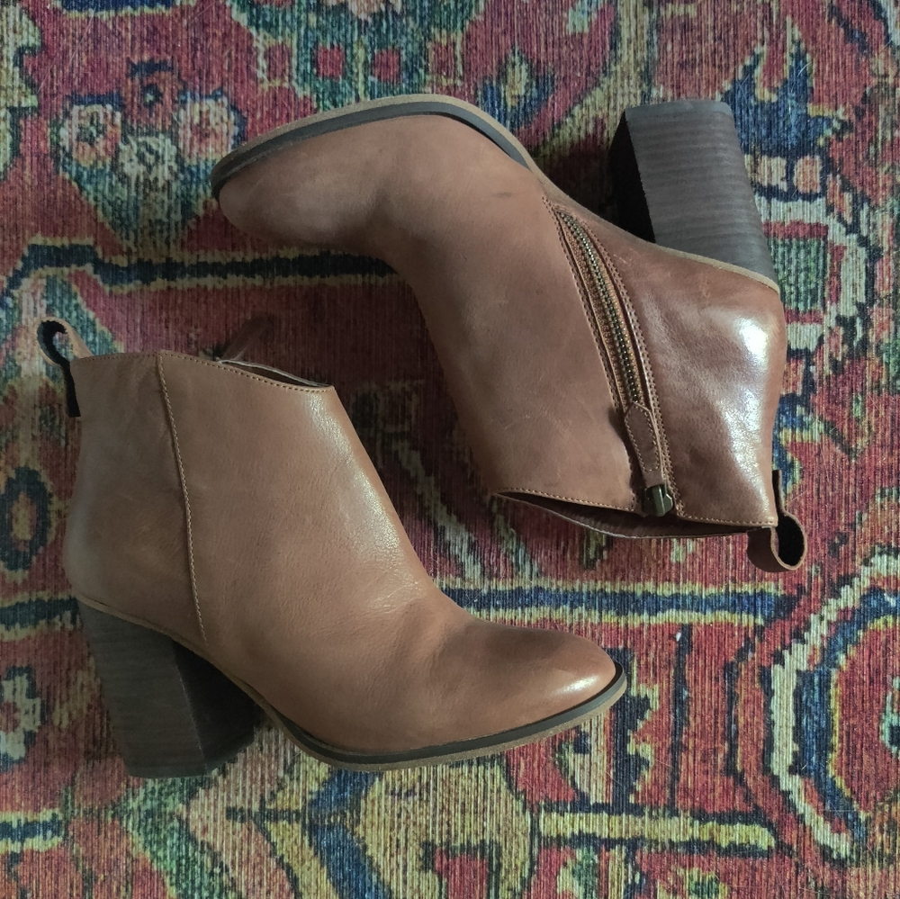BP Lance Leather Ankle Boot with Stacked Heel & Side Zip